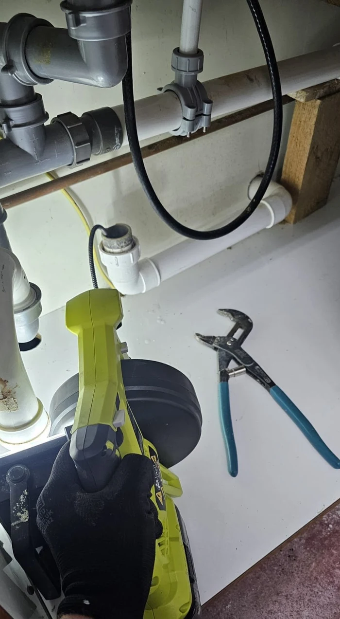 Sink waste pipe repair